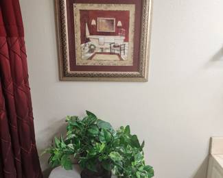 Bathroom - Artificial plant & picture