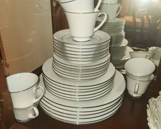 Noritake Tahoe 30 piece china set 
