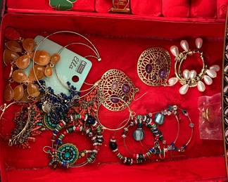 Costume Jewelry Necklaces, Brooches, Bracelets, Earrings and More