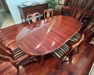 Gorgeous 6 Person Dining Set