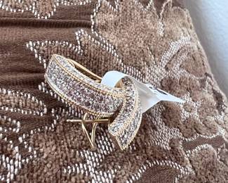 Diamond huggy earrings in 14kt yellow gold
