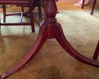 Duncan Phyfe style mahogany dining room