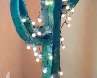 4 ft metal cactus
