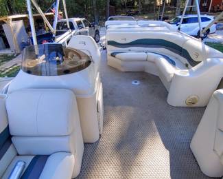 2005 22ft Bennington Pontoon Boat Fish n Play.  Mercury 90 HP 4-stroke.  Live well, guide trolling motor, 2 fishing chairs