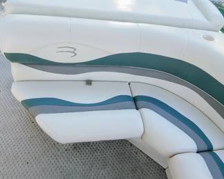 2005 22ft Bennington Pontoon Boat Fish n Play.  Mercury 90 HP 4-stroke.  Live well, guide trolling motor, 2 fishing chairs