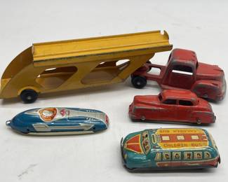 1950's Tootsietoy International Truck Auto Hauler