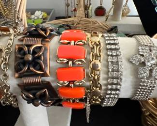 gold bracelets 