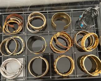 gold and silver bangle bracelets 