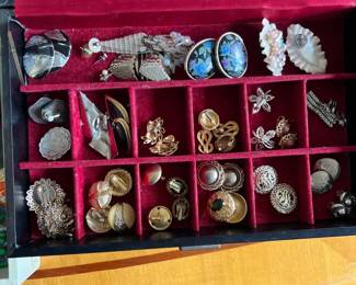 clip on earrings 