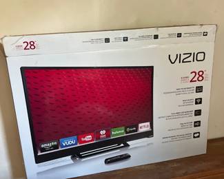 VIZIO 28" Smart TV 