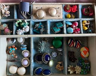 earrings costume jewelry