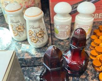 souvenir salt and pepper shakers Florida - Ruby Red AVON 1876 Cape Cod Salt Shaker