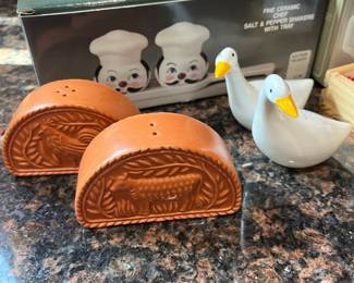 terra cotta salt and pepper shaker set - made in brazil 