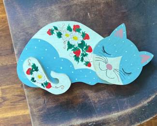 wooden cat 