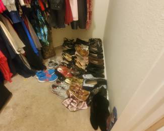 SHOES SIZE 9 AND SIZE 10 TO 11