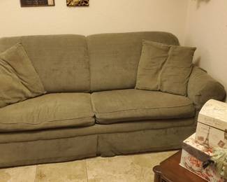 LAZY BOY COUCH WITH MATTRESS (MATTRESS NEEDS REPLACING)