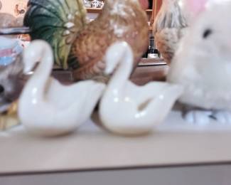 PORCELAIN SWAN