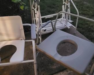 SENIOR ITEMS - RAISED TOILET SEATS AND BEDSIDE STEP UP FOR ELDERLY