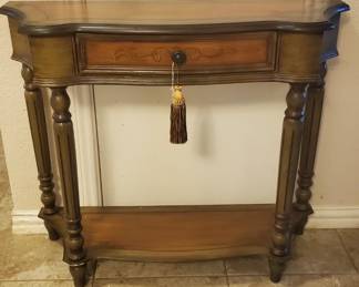 ENTRY TABLE - GREEN 36 WIDE 32 TALL