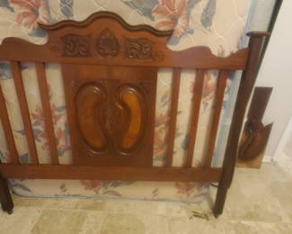 ANTIQUE BED - FULL SIZE WITH RAILS
