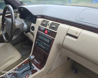 1996 Mercedes Benz E320