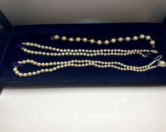 Antique pearl necklaces & bracelet
