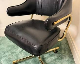 416 MCM Stoneville Faux Leather Swivel Armchair X4min