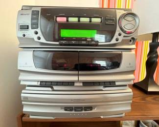 416 Memorex Compact Stereo Systemmin