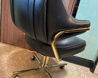 416 MCM Stoneville Faux Leather Swivel Armchair Backmin