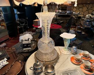 Grandma crystal lamp