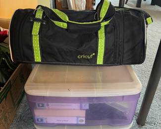 Cricut set with lots of extras