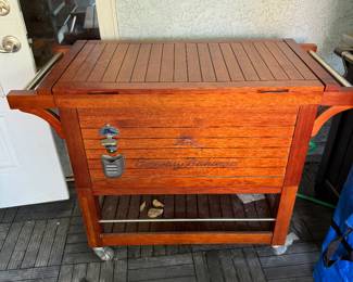 Tommy bahama cooler with cover