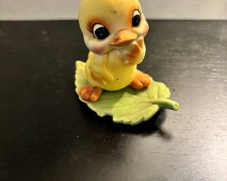 Baby duck on leaf figurine 