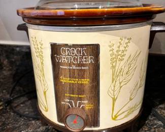 Vintage Crock Watcher 4 quart crockpot 