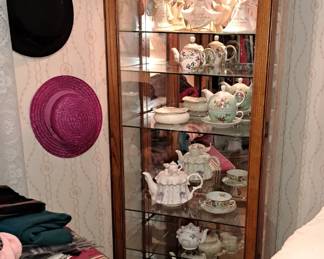 Lighted curio cabinet 