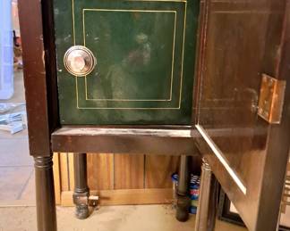 Vintage standing safe