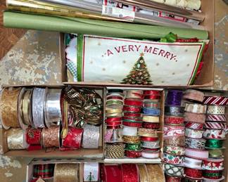 Much ribbons and wrapping