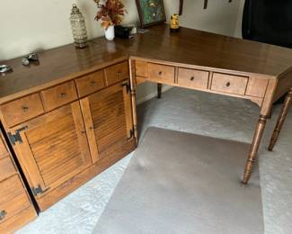 Ethan Allen Maple Corner Desk/Cabinet