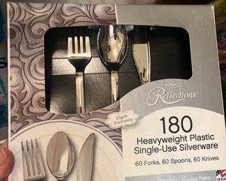 Reflections Heavyweight Plastic silverware 180 ct