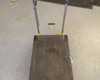 Flat cart with hydraulic lift