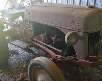 Vintage Ford Tractor 8N we are taking sealed beds on the tractor starting at $500 with increments of $50 & $100 increments beds will be open at 1:00 on Sunday