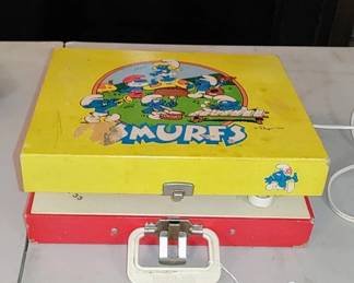 Fantastic vintage portable Smurf record player... I must for the Smurf collector