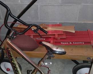 Old bikes and toys wagons