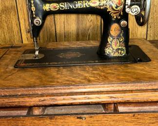 Beautiful antique Singer sewing machine original table and cabinet pedal type