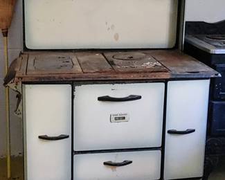 Beautiful antique Range qualified cast iron and enamel wood burning stove