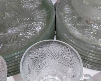 This is the first for me ..made in the 1970s Vintage Tiara Exclusive ponderosa pine pattern 30 pcs days would be beautiful at Christmas or Thanksgiving very detailed
12 dinner plates
12 salad plates
7 footed desert bowl
7 footed mugs 
