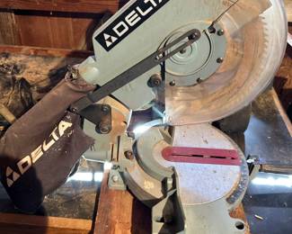 Delta compound Miter Saw - 