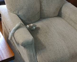 Very nice lift chair