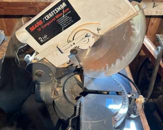 Compound miter saw