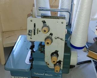 Singer Professional 10UJ13 Sewing Serger Machine Four Thread 
